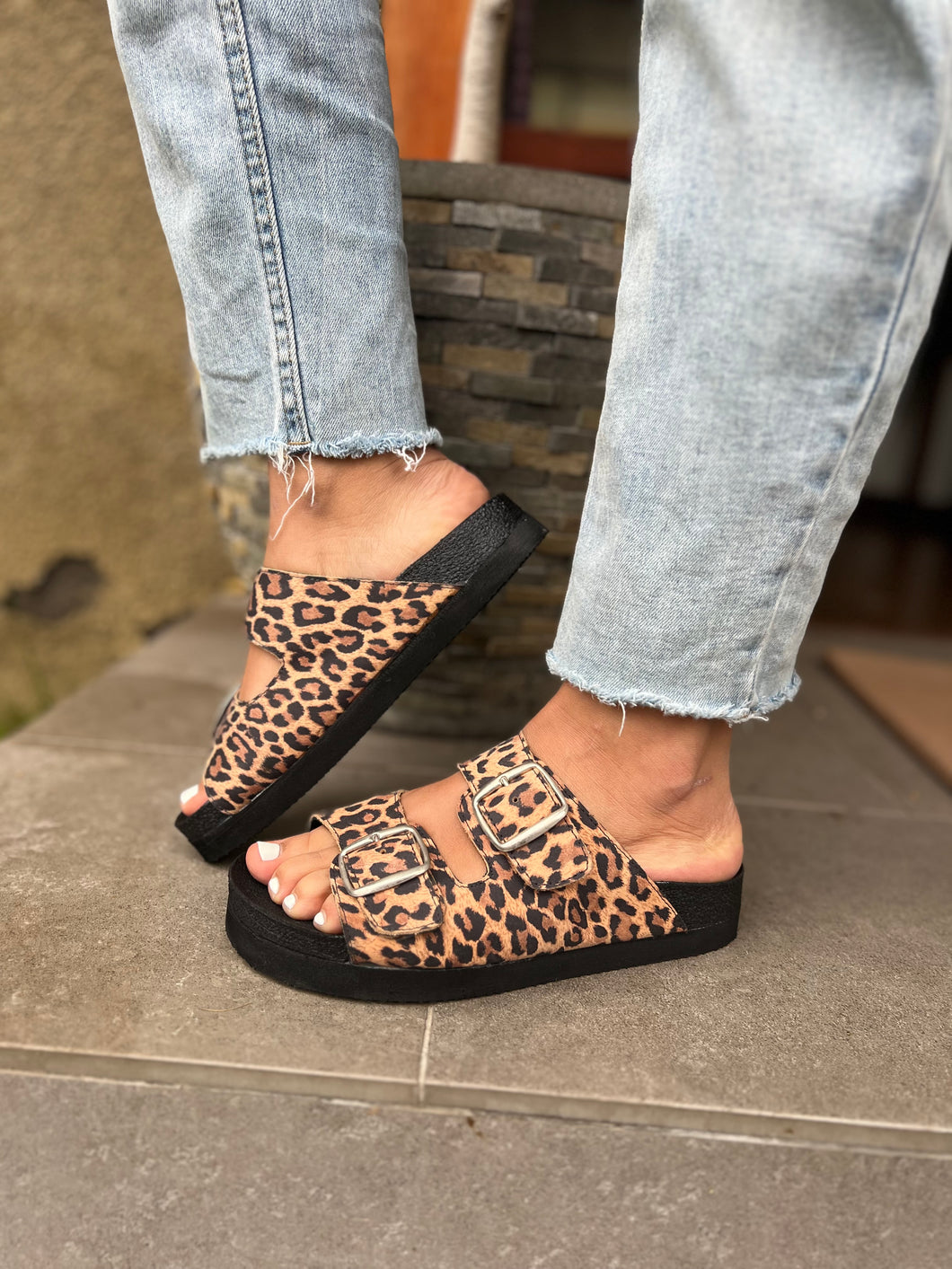 Sandalia Vinka animal print