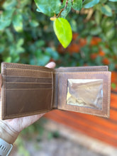 Cargar imagen en el visor de la galería, Billetera rústica café
