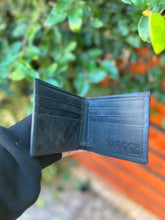 Cargar imagen en el visor de la galería, Billetera rústica negra