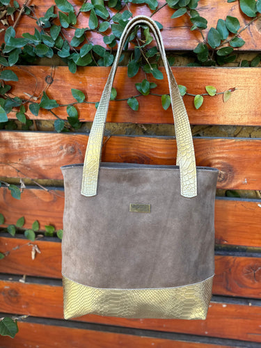 Cartera Alma taupe con dorado