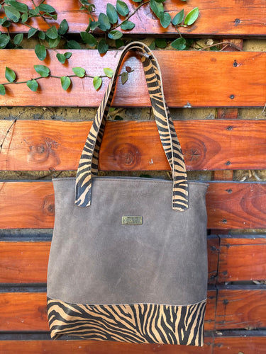 Cartera Alma taupe cebra