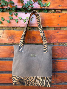 Cartera Alma taupe cebra