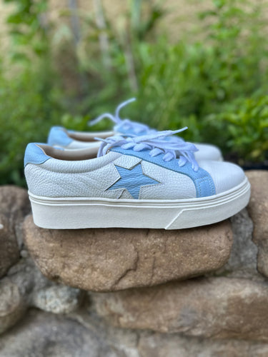 Zapatilla blanca estrella celeste