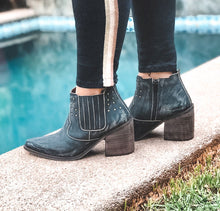 Cargar imagen en el visor de la galería, Botín negro gris