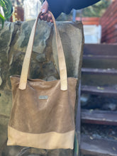 Cargar imagen en el visor de la galería, Cartera Alma taupe beige