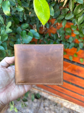 Cargar imagen en el visor de la galería, Billetera rústica café